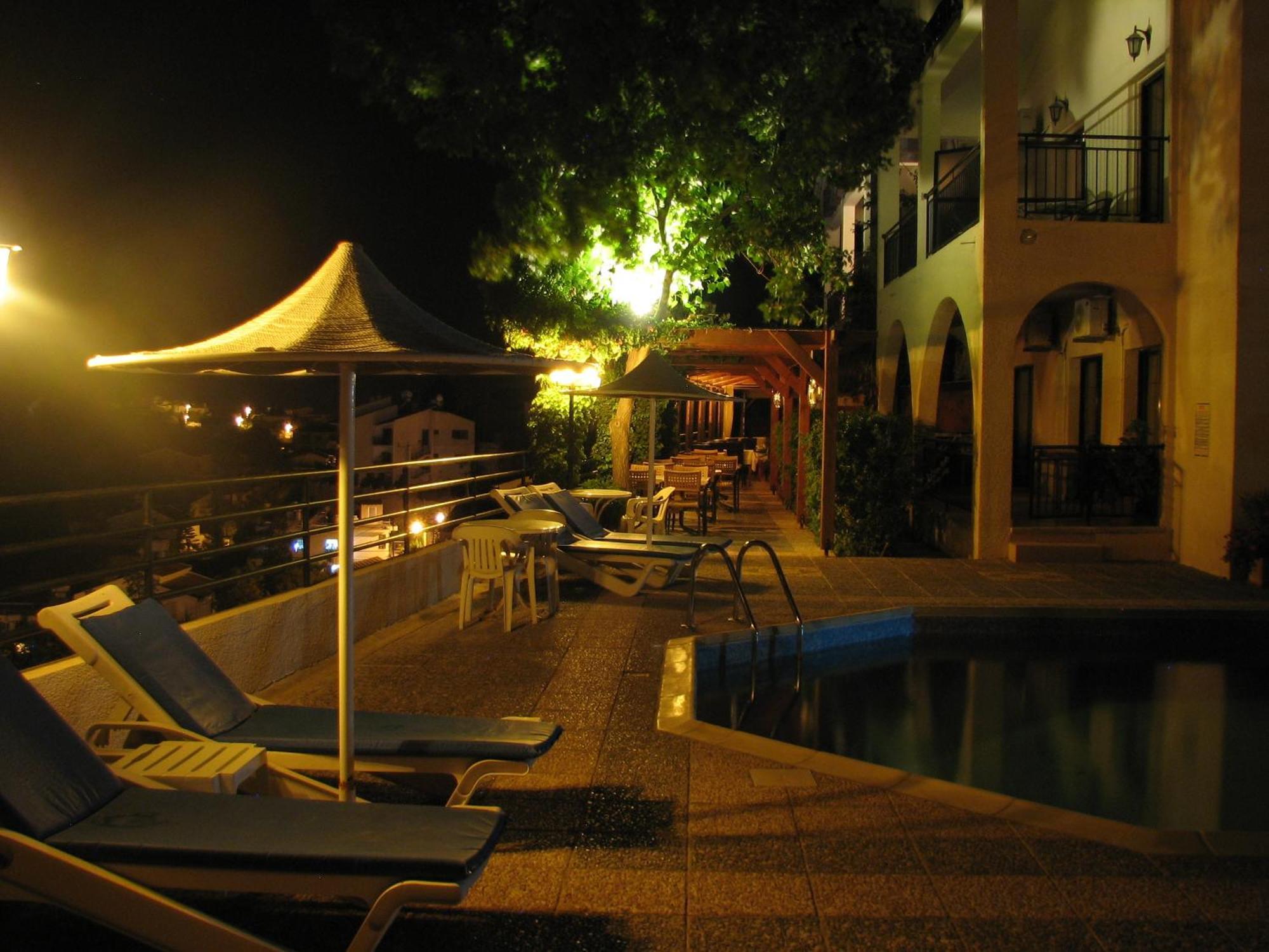 بيسوري Hill View Hotel Apartments المظهر الخارجي الصورة